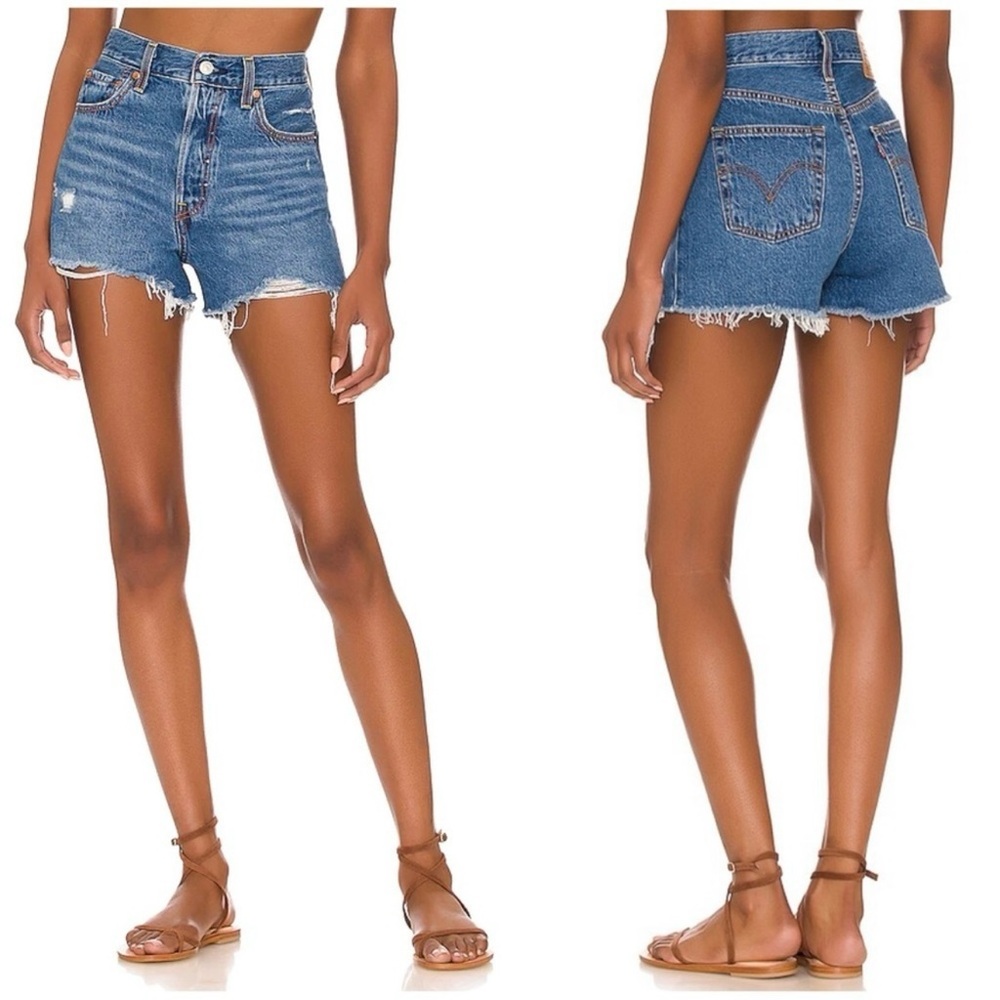 NWT Levi’s Ribcage Shorts Size 26 High Rise Button Fly Distressed Raw Hem Denim